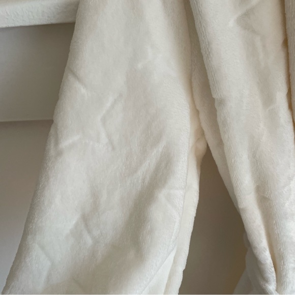 NWT women’s robe Sz small starts sorts juniors sizing - Picture 9 of 11